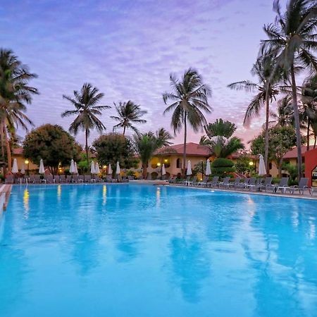 Ocean Bay Hotel & Resort Bakau Екстер'єр фото