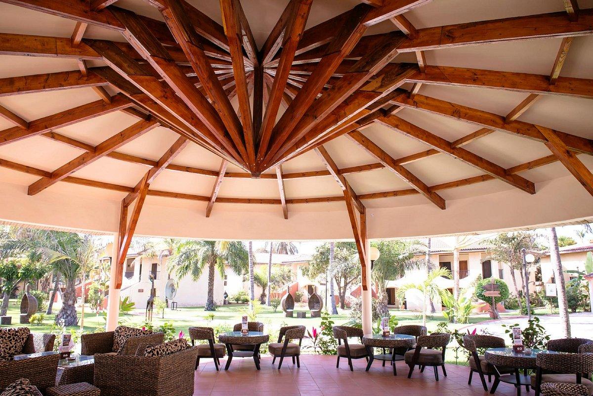 Ocean Bay Hotel & Resort Bakau Екстер'єр фото