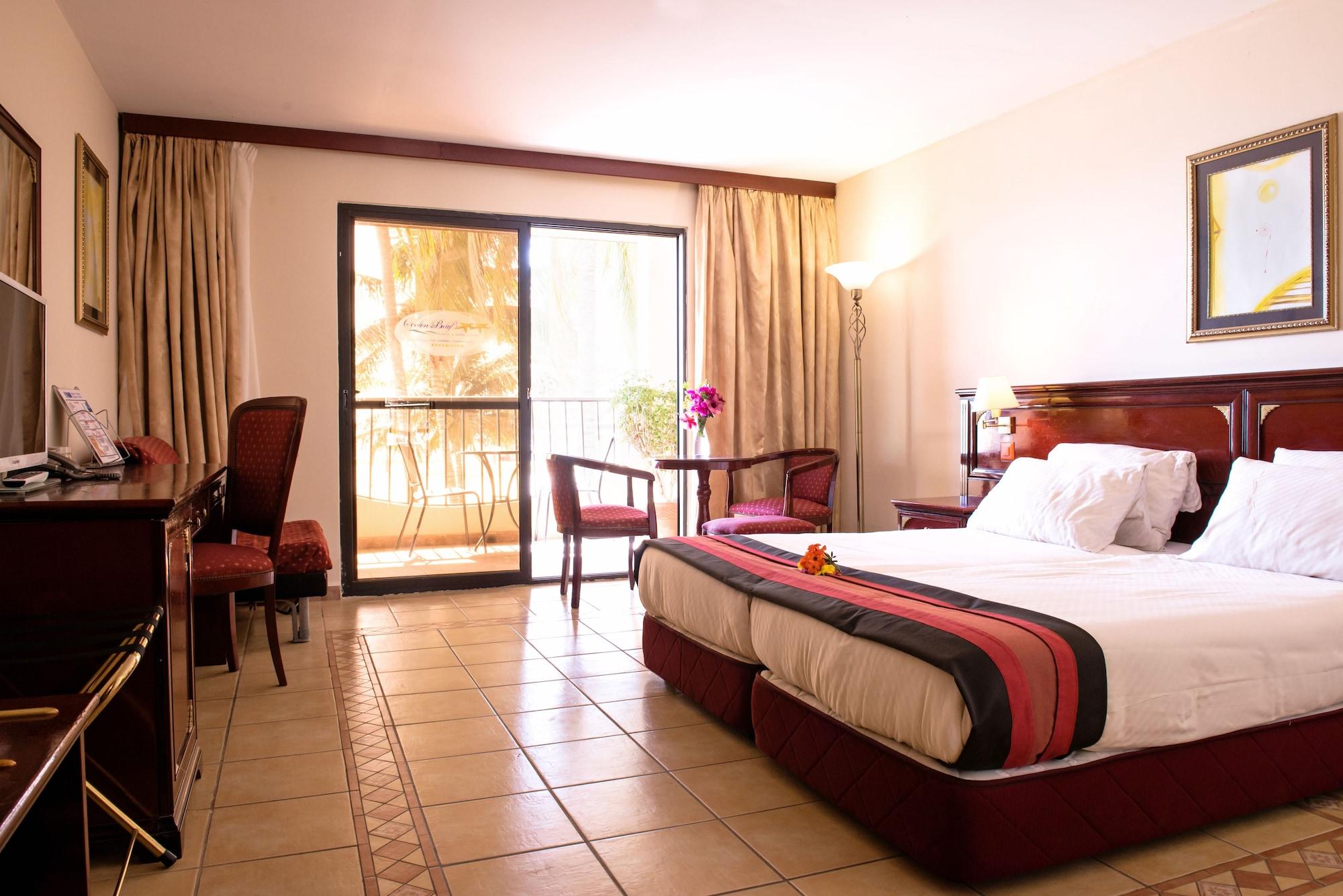 Ocean Bay Hotel & Resort Bakau Екстер'єр фото