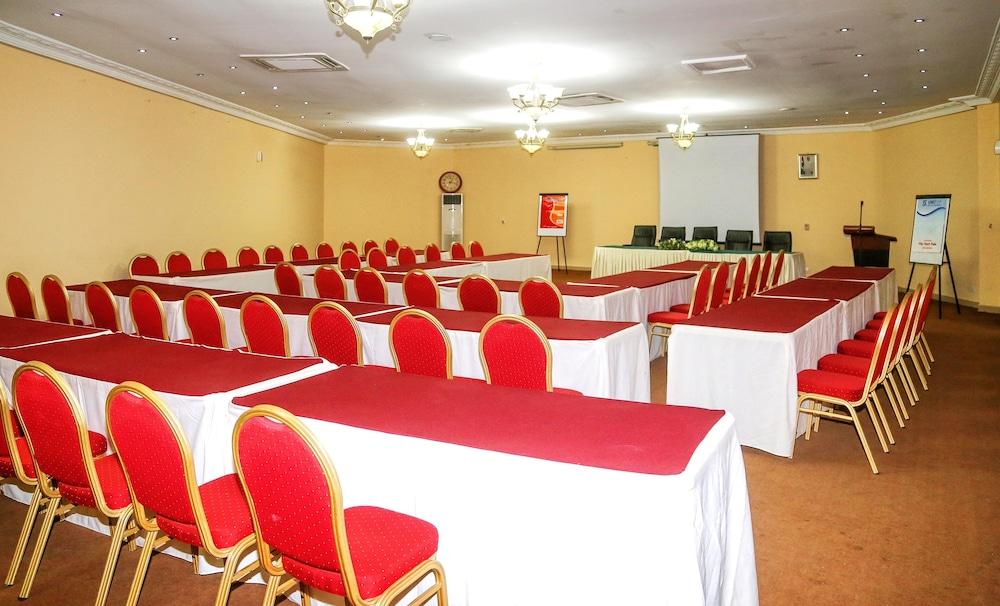 Ocean Bay Hotel & Resort Bakau Екстер'єр фото