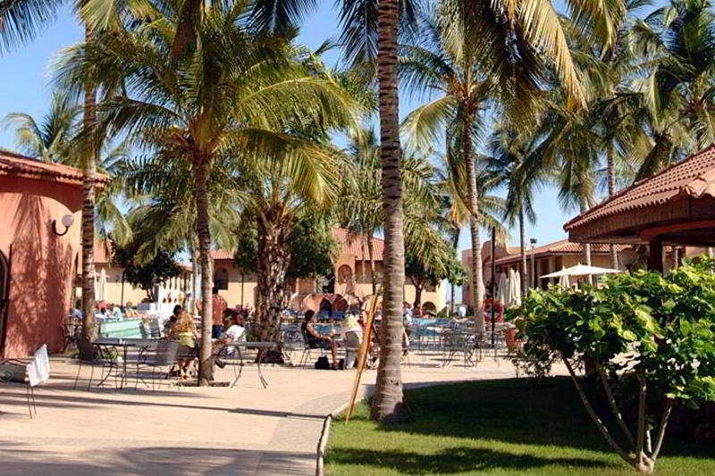 Ocean Bay Hotel & Resort Bakau Екстер'єр фото