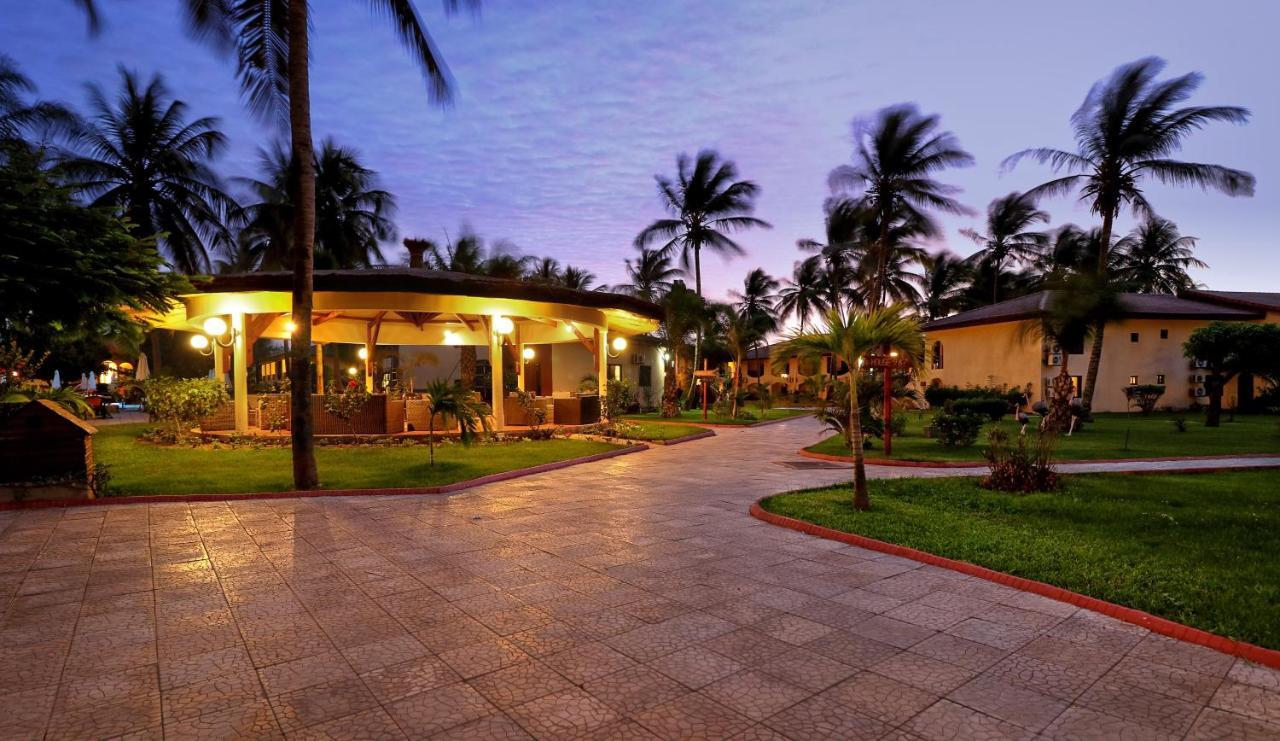 Ocean Bay Hotel & Resort Bakau Екстер'єр фото